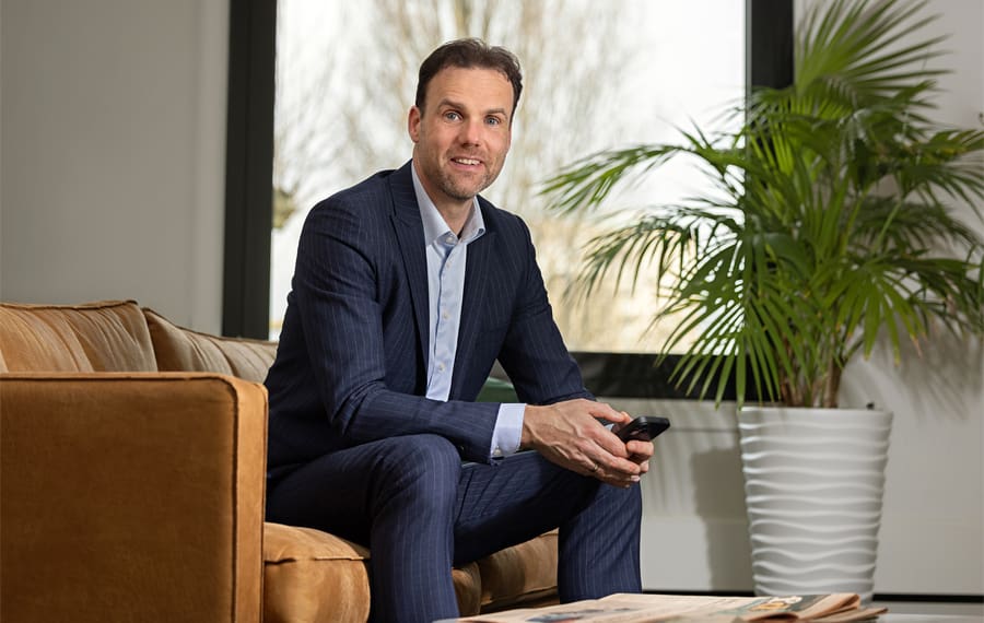 Jules landscape 900x570