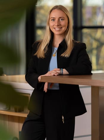 Joosje portrait 350x470